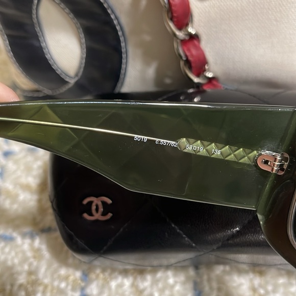Authentic Vintage Chanel - Picture 6 of 9